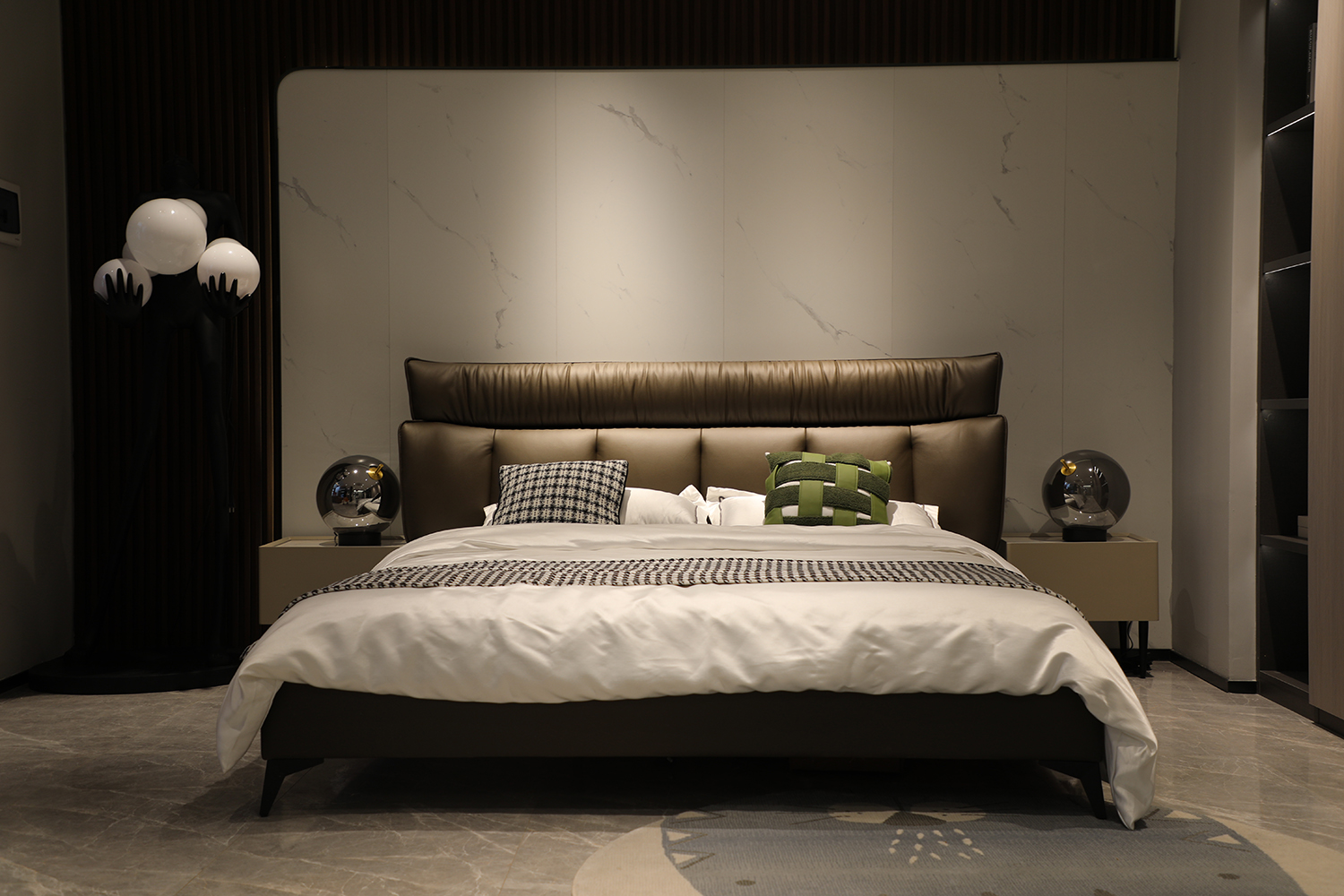 1658630803322049.jpg 4N8A3617.jpg